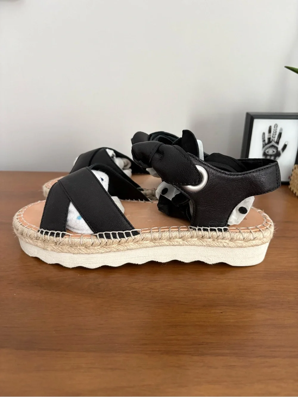 FRYE AND CO. black leather
